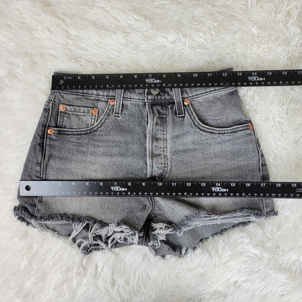 Levis 501 Original‎ High Rise Grey Denim Cut Off Shorts Size W25 Button Fly - Picture 2 of 8